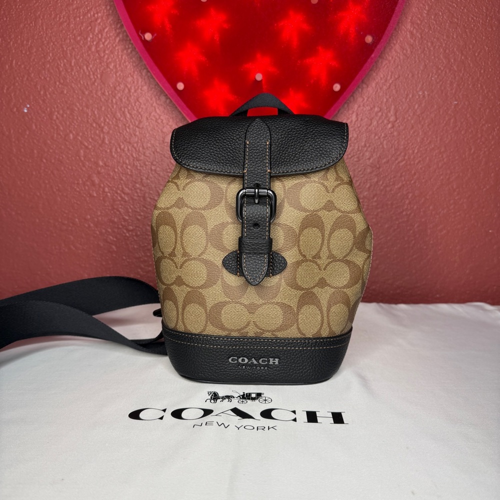 Coach Hudson Small Pack In Signature Canvas